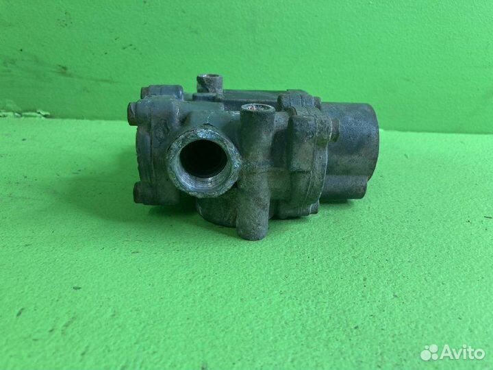 Магнитн клапан ABS байонетDIN mercedes-benz actros