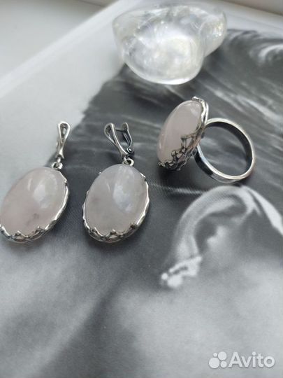 Комплект украшений с розовым кварцем