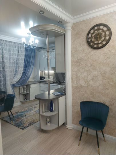 2-к. квартира, 56 м², 1/6 эт.