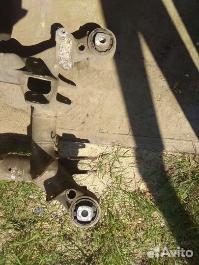 Задний подрамник BMW e60, e61