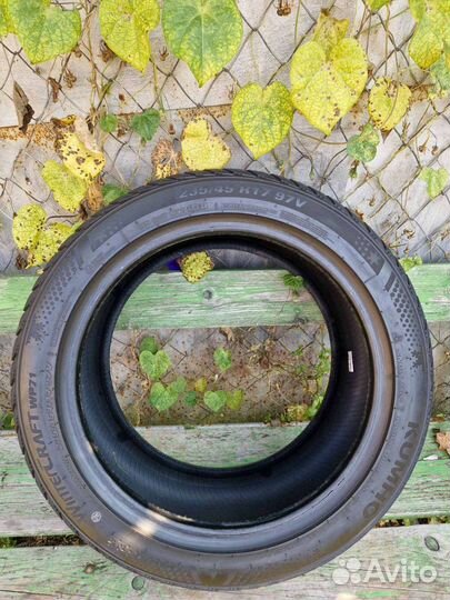 Kumho WinterCraft WP71 235/45 R17 97V