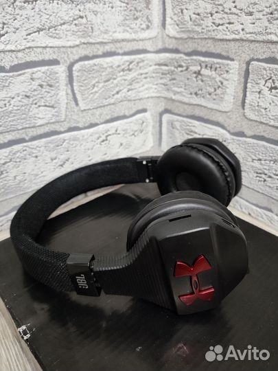 Беспроводные наушники JBL Under armour