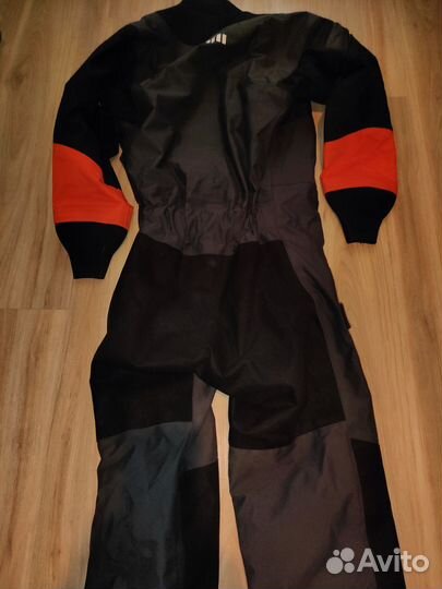 Сухой гидрокостюм gill