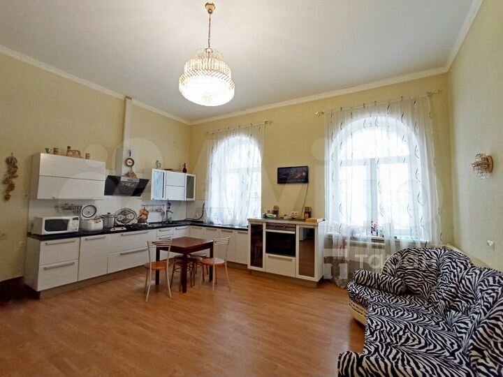 Коттедж 378,4 м² на участке 18 сот.