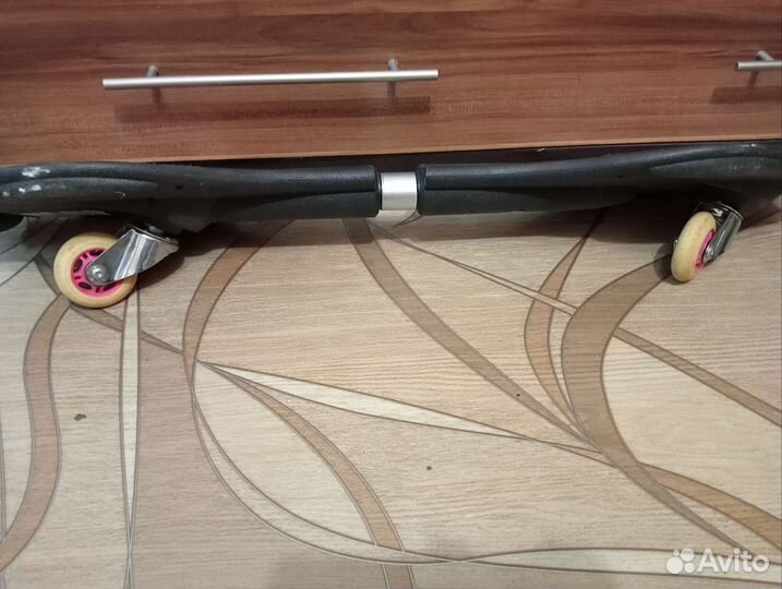 Скейтборд на двух колесах