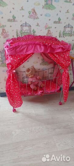 Коляска кукольная, кроватка и стол со стульчиком