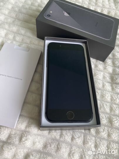 iPhone 8, 64 ГБ