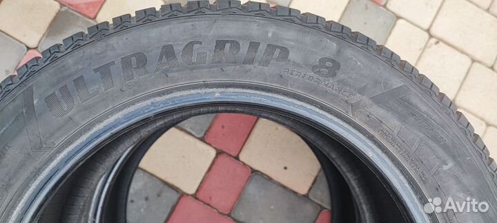 Goodyear UltraGrip 8 225/55 R17