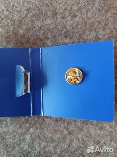 Юбилейный значок WB100