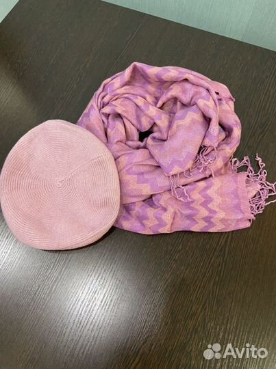 Шапочки и палантины