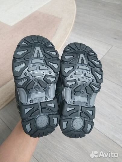Новые утепленные ботинки (сапоги) на мальчика