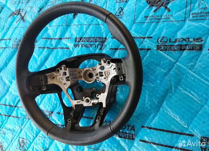 Руль Hilux черный кожаный Оригинал бу 15-20