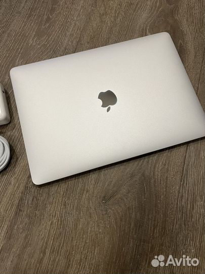 MacBook Pro 13 2019 Touch Bar