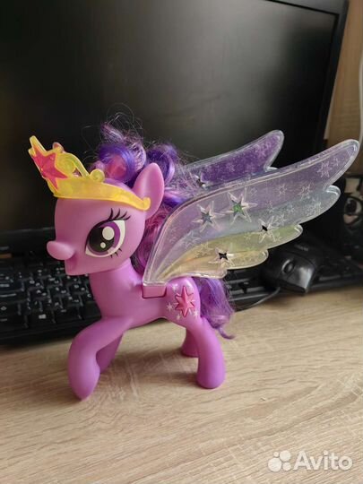 My Little Pony Искорка с радужными крыльями