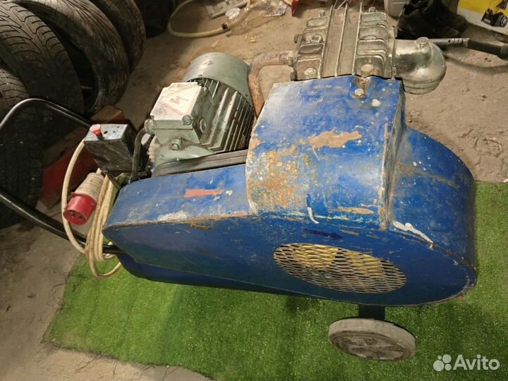 Воздушный компрессор