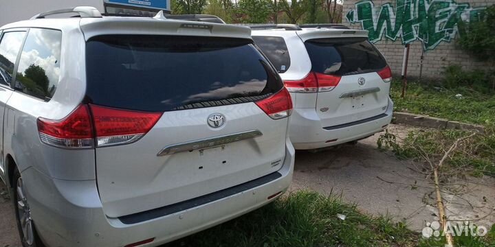 Toyota Sienna 2016 г на запчасти