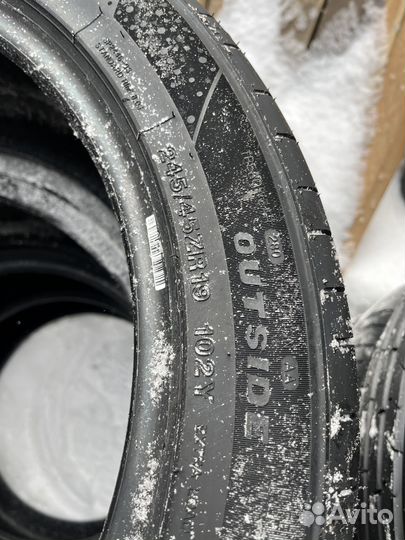 Royal Black Royal Explorer II 245/45 R19 102Y