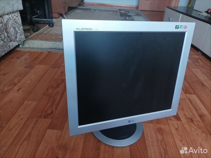 Монитор LG Flatron L1730B, 17 дюймов