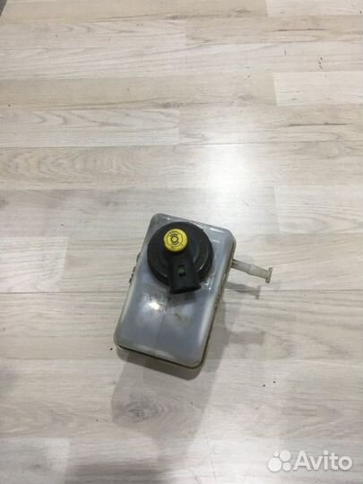 Бачок тормозной жидкости LADA largus ларгус