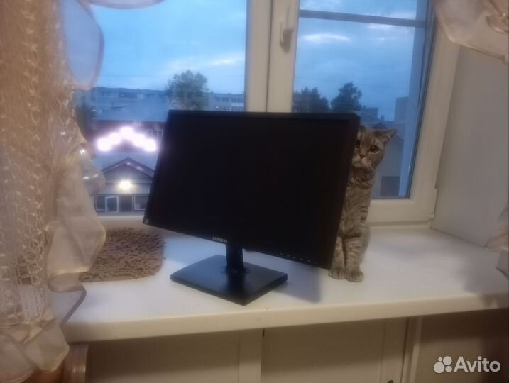 Монитор Samsung 22