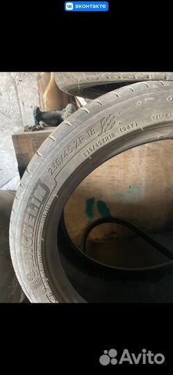 Michelin Pilot Sport 4 235/45 R18 98