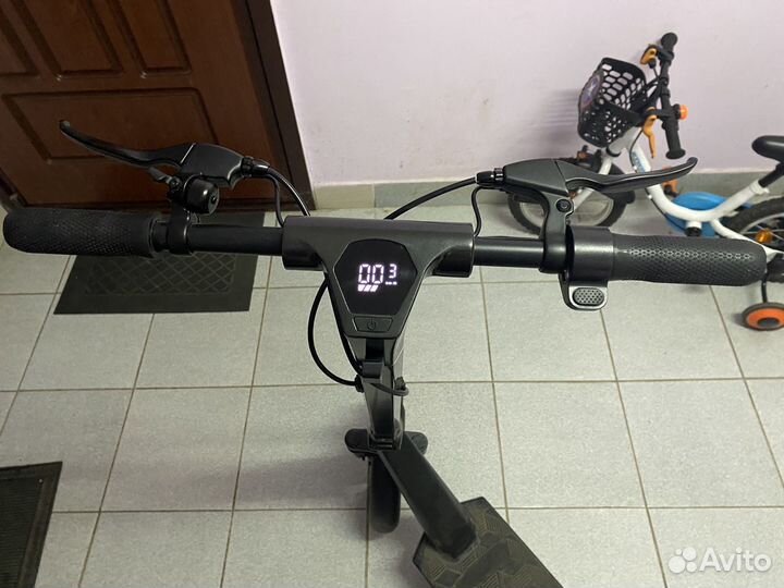 Электросамокаты Hiper Triumph M120