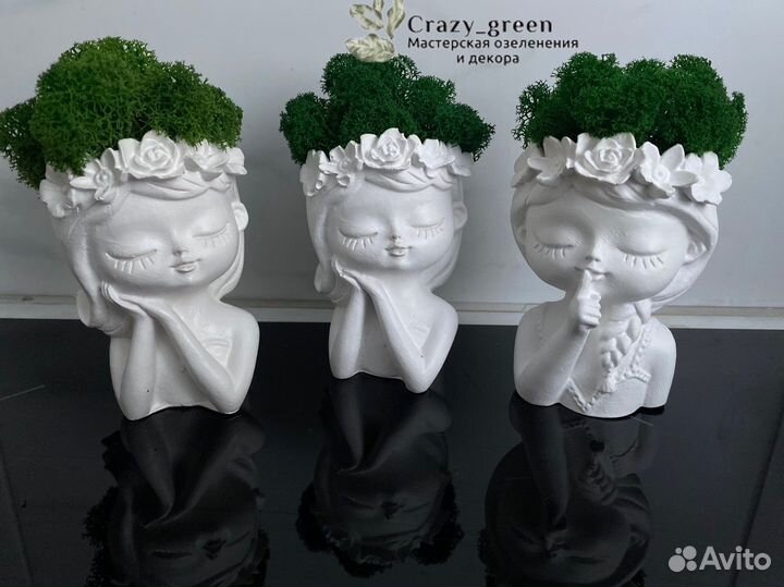 Кашпо девочки со стабилизированным мхом