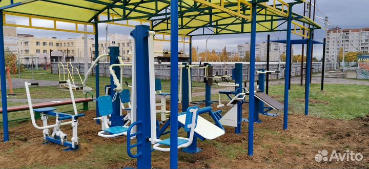 Спортивная площадка воркаут уличный тренажер