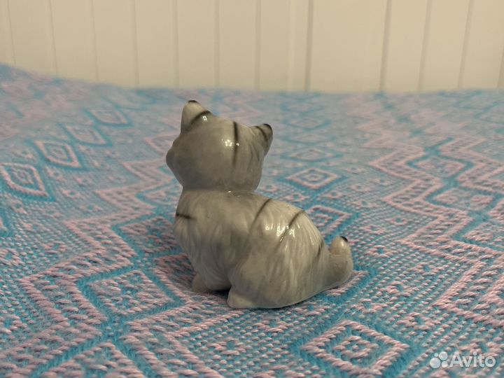 Котик фарфоровый