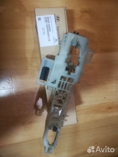 Основание ручки двери Hyundai Elantra 7 передняя л