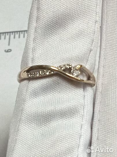 Золотое кольцо с камнем 17,5р