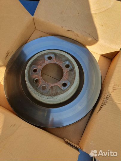 Передние тормозные диски Land Rover Discovery 4