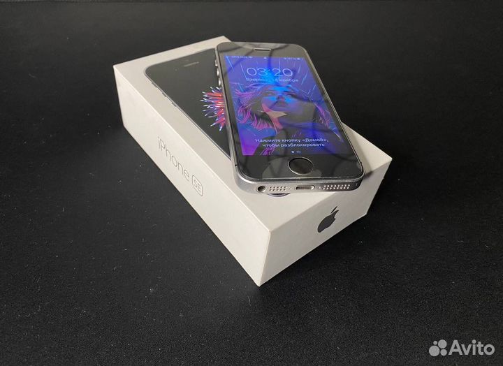 iPhone SE, 32 ГБ