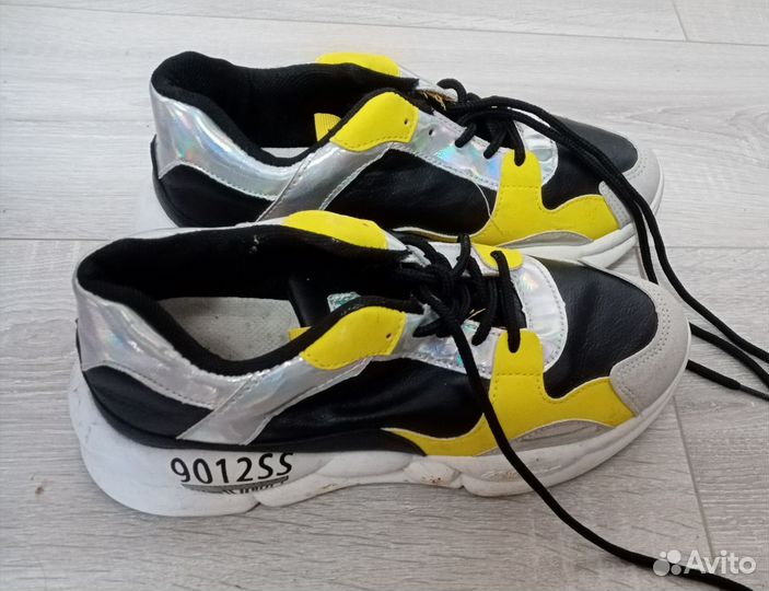 Кроссовки женские38