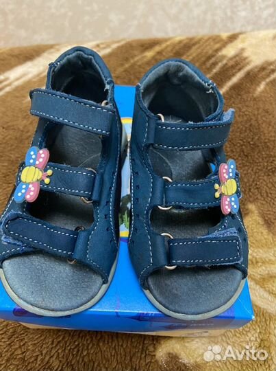 Сандалии для мальчика и девочки 21 размер
