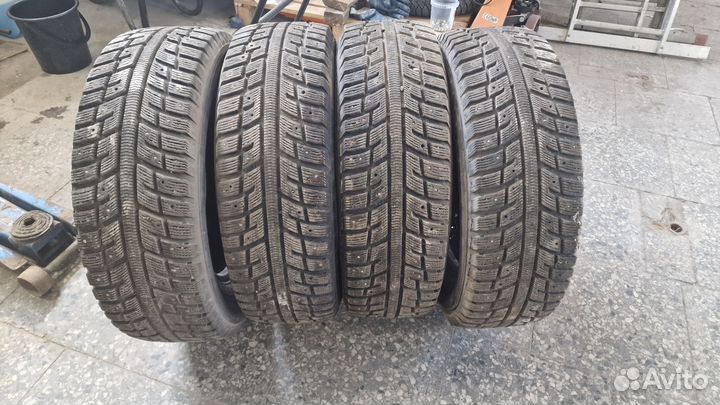 Kumho I'Zen KW22 235/65 R17 T