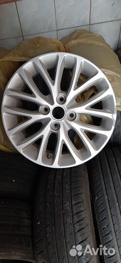 Литой диск r15