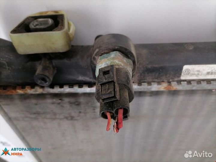 Радиатор (основной) Audi A3 8L 1999 1J0121253AD