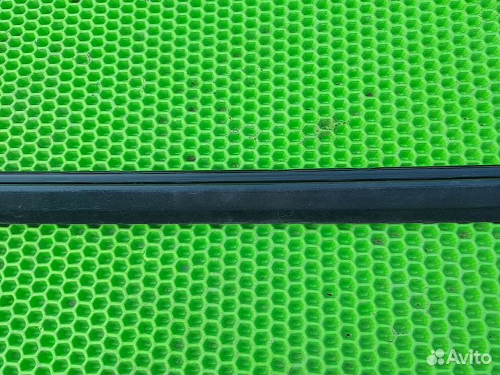 Бархотка задняя левая toyota corolla 150 2008