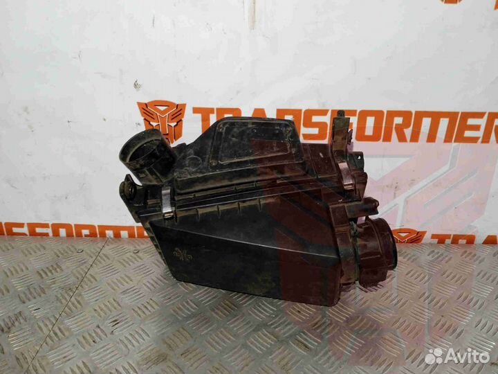 Корпус воздушного фильтра Вольво S40 (VS)