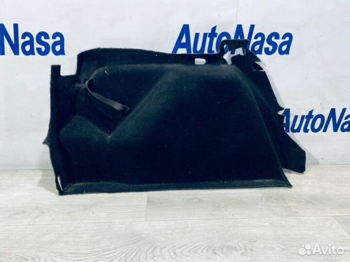 Обшивка багажника левая Ford Focus хетчбэк 1.8