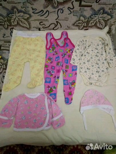 Пакет вещей для девочек до года