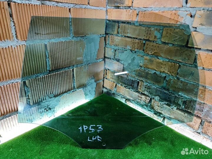 Стекло двери задней левой Volkswagen Passat B6