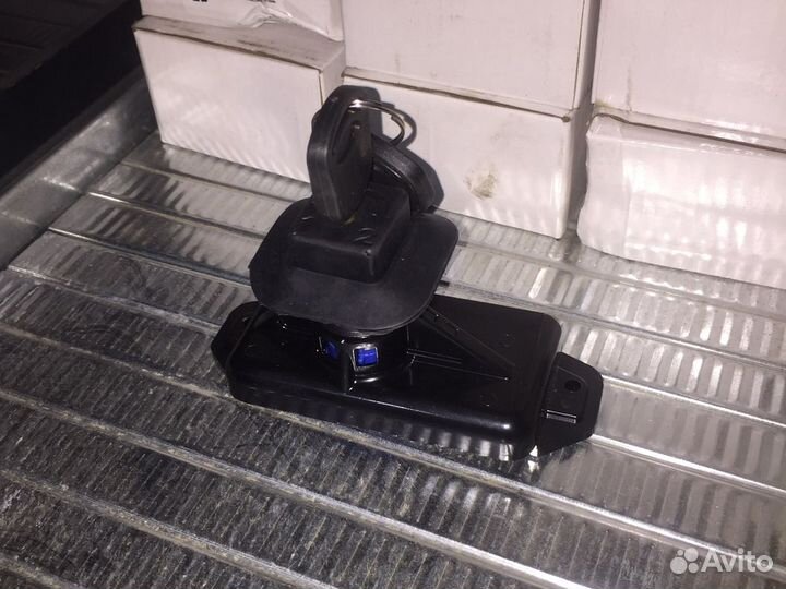 Личинка замка капота с ключом Ford Transit