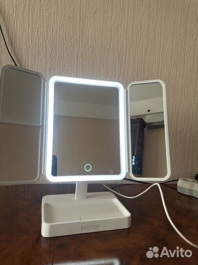 Зеркало с подсветкой настольное