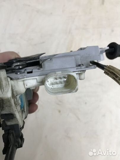 Замок задней левой двери 3C4839015A Passat B7