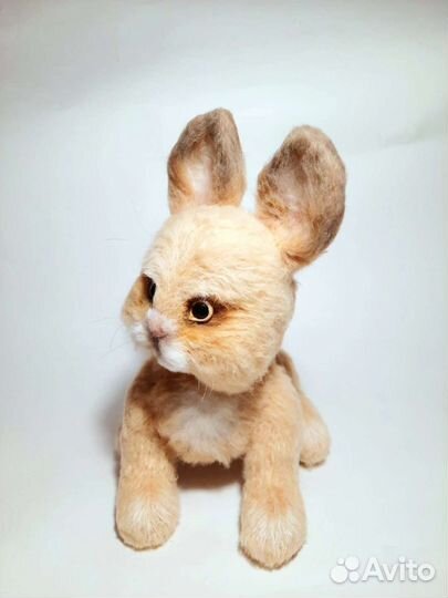 Вязаные игрушки ручной работы Кролик