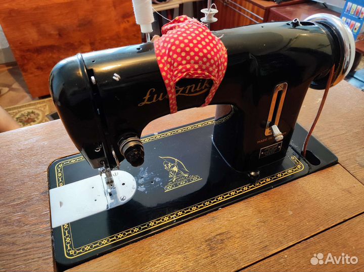 Швейная машина lucznik