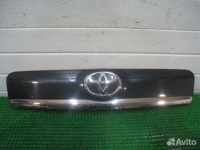 Накладка крышки багажника Toyota RAV4 A30 2011
