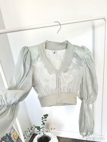 Блузка с пышными руковами